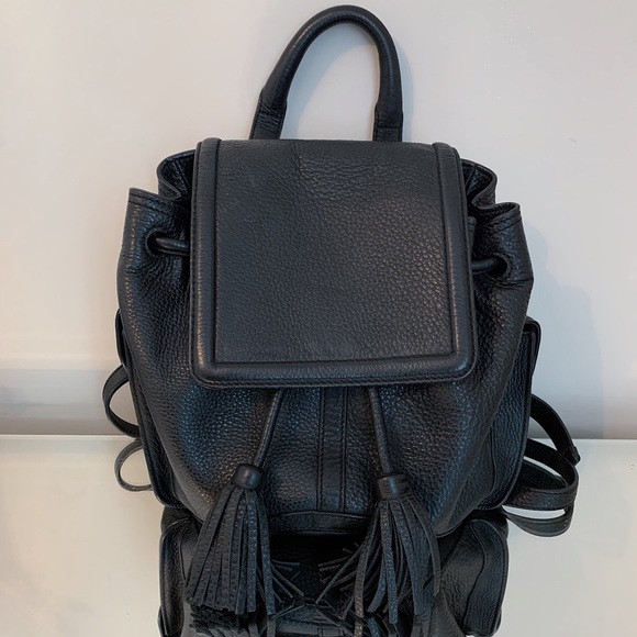 Aritzia Wilfred Free Backpack - Picture 1 of 3
